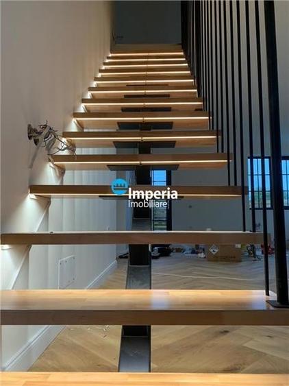 Casă individuală cu 5 camere cu Teren 500 Mp în Rediu