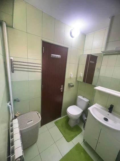 Apartament cu 3 camere decomandat, mobilat în Berceni