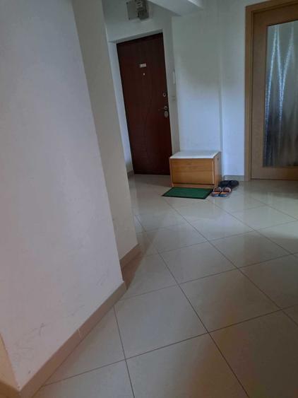 Apartament cu 4 camere decomandat în Confecții