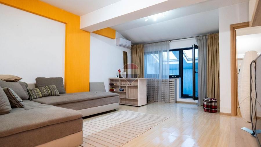 Apartament cu 2 camere semidecomandat în Dămăroaia
