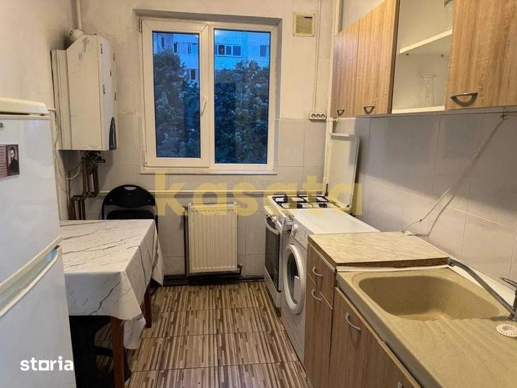 Apartament cu 3 camere în Drumul Taberei