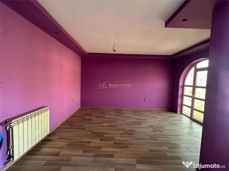 Casa P E , constructie noua, garaj subteran, strada Avram Ia - 8
