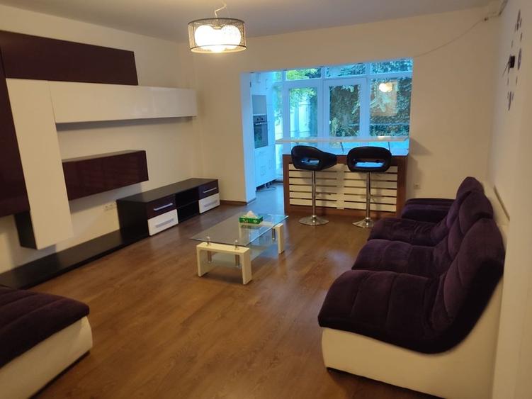 Apartament cu 2 camere decomandat în Ștrand
