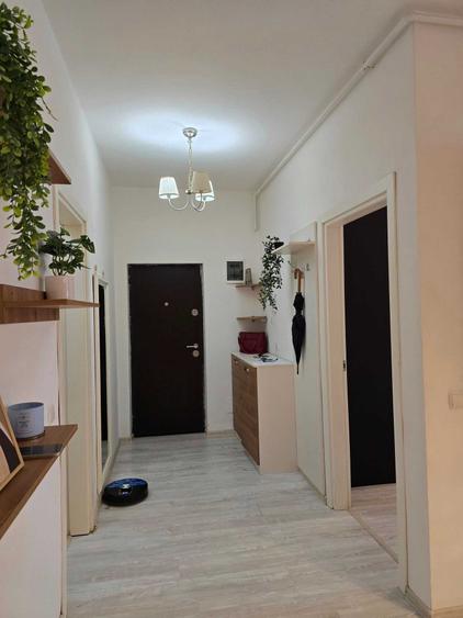 Apartament cu 3 camere semidecomandat în Chiajna