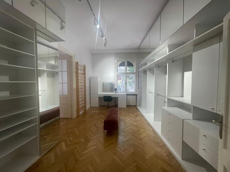Apartament cu 5 camere decomandat în Ultracentral