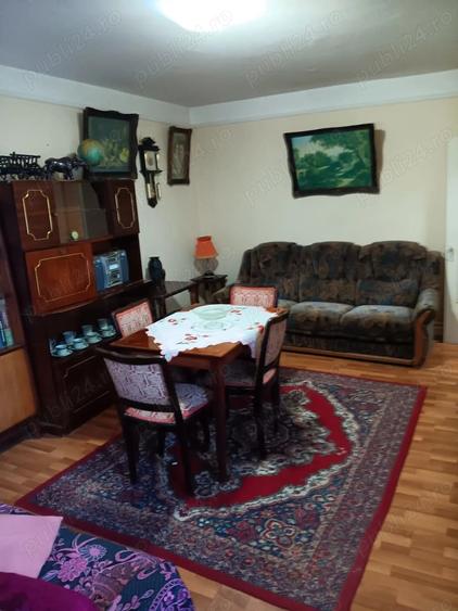 Casă cu 2 camere decomandat în Central