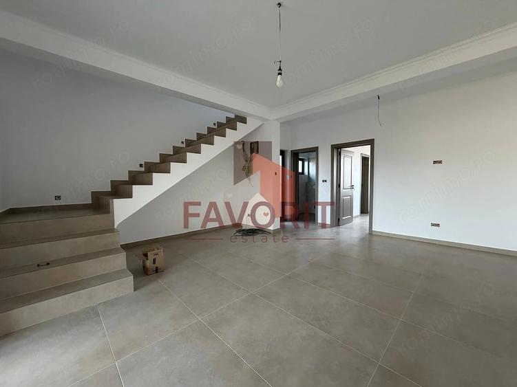 Casă cu 3 camere cu Teren 330 Mp în Sânandrei