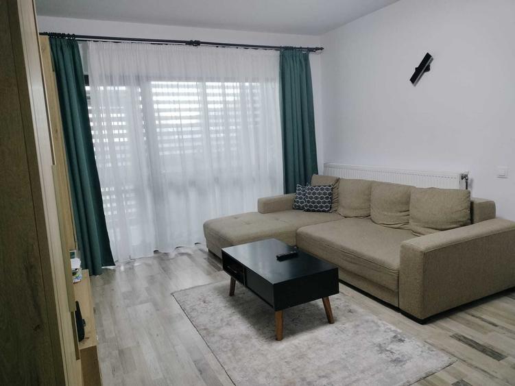 Apartament cu 3 camere decomandat în Sânpetru