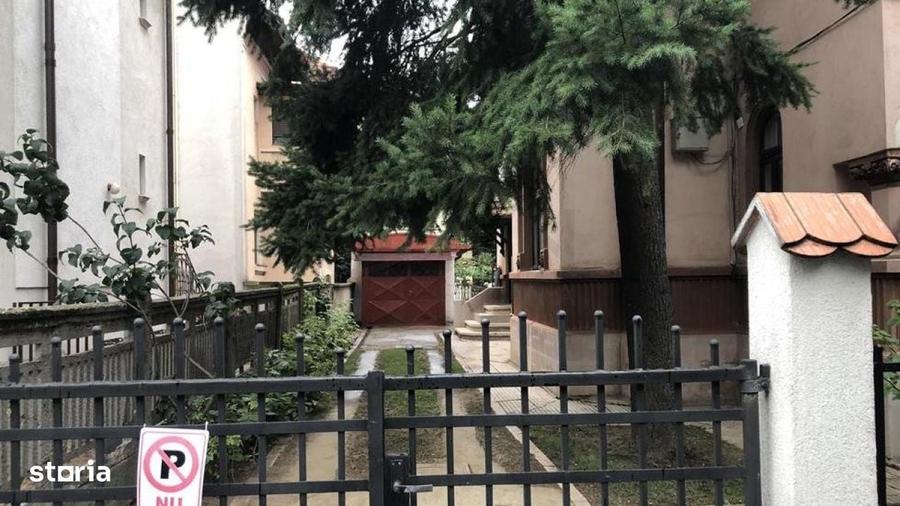 Apartament cu 3 camere în Casin