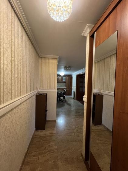 Apartament cu 3 camere decomandat în Obor