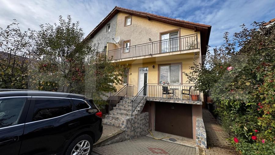 Duplex cu 5 camere cu Canalizare în Micești
