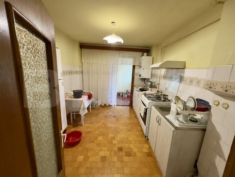 Apartament cu 3 camere decomandat, mobilat în Cugir