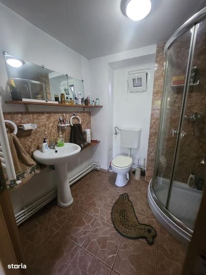 Casă cu 4 camere cu Teren 200 Mp în Central