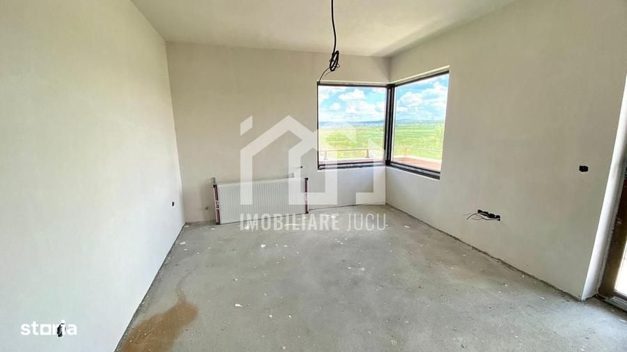 Casă cu 4 camere în Jucu