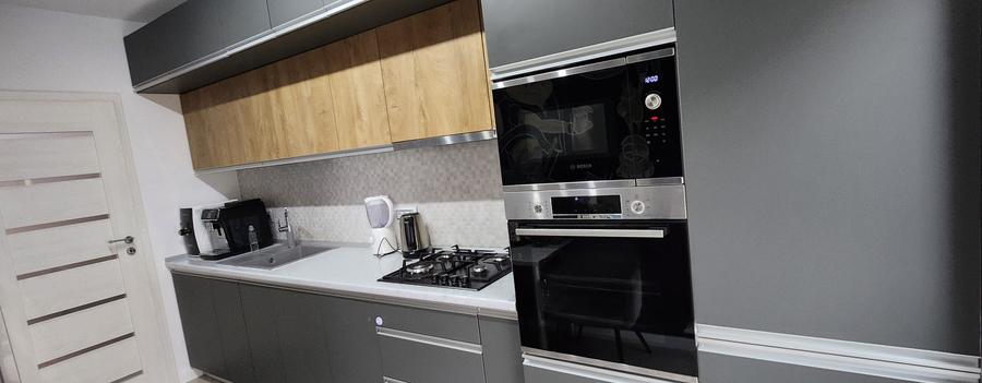 Apartament cu 3 camere decomandat, mobilat în Lujerului