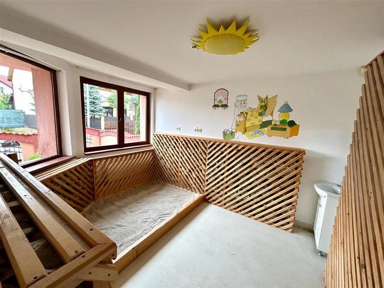 Casă individuală cu 6 camere cu Canalizare în Bunloc
