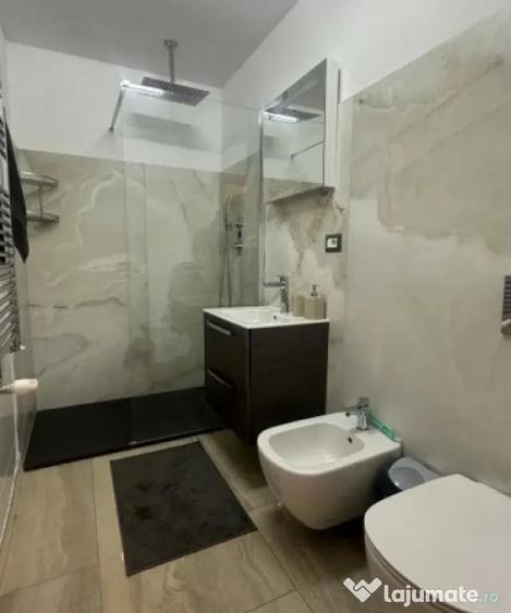 Apartament cu 2 camere decomandat, mobilat în Central
