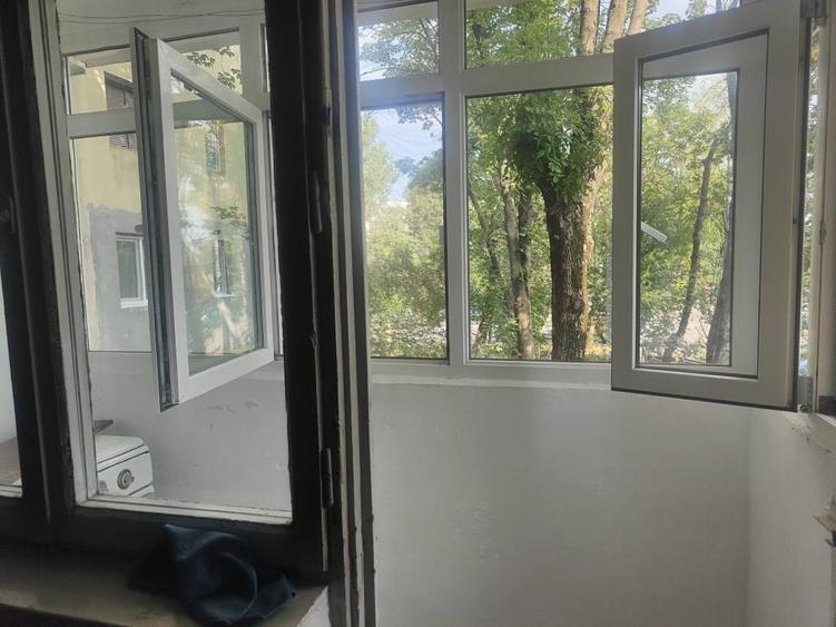 Apartament cu 3 camere decomandat în Micro 14