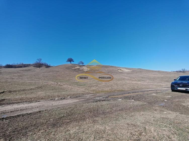 Teren agricol intravilan de 6625 mp, în Nord-Vest