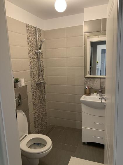 Apartament cu 4 camere decomandat în Central