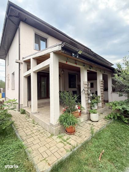 Casă cu 4 camere cu Teren 410 Mp în Central