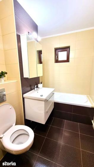 Apartament cu 3 camere în Malu Roșu