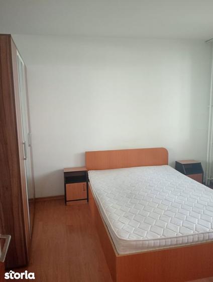Apartament cu 3 camere decomandat, mobilat în Drumul Taberei
