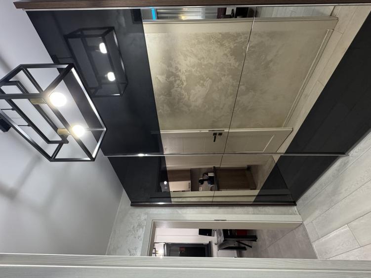 Apartament cu 2 camere semidecomandat în 1 Mai