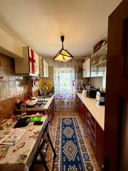 Apartament cu 3 camere decomandat în Păcurari