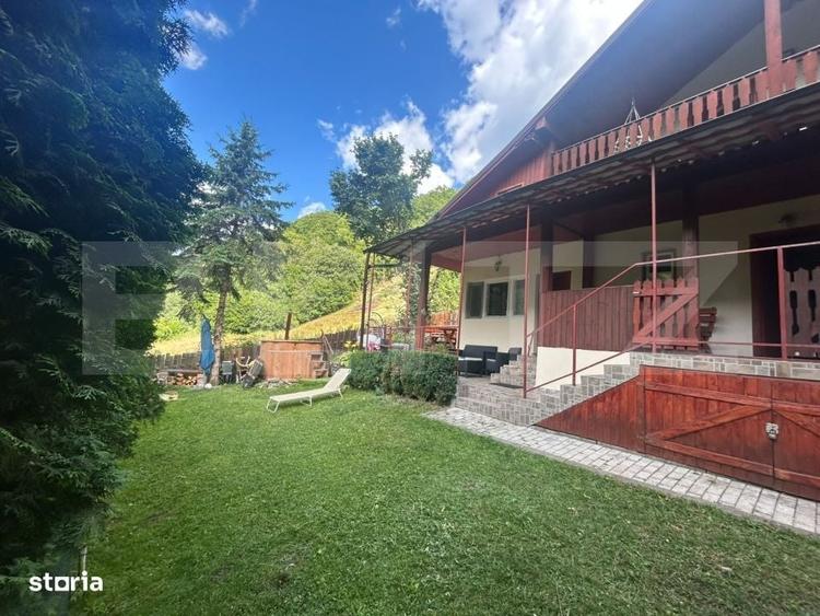 Casă cu 4 camere în Lăpuștești