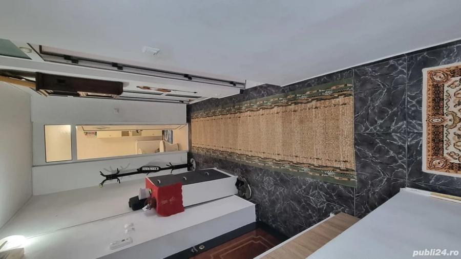 Apartament cu 4 camere decomandat în Central