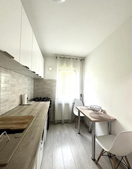 Apartament Lux 1 Camera Decomandat Zona Complexul Studen?esc - 1