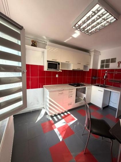 Apartament cu 3 camere decomandat, mobilat în Bragadiru