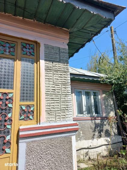Casă cu 4 camere cu Teren 800 Mp în Cocorăștii Colț