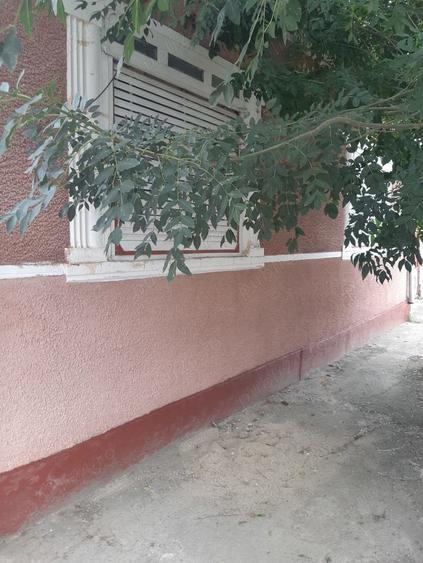 Casă cu 5 camere cu Teren 2700 Mp în Ineu