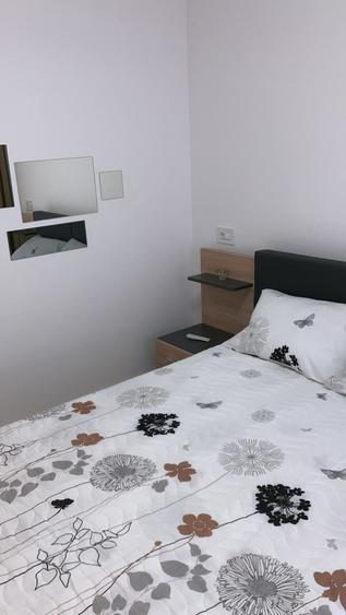 Apartament cu 2 camere semidecomandat în P-ta Presei Libere