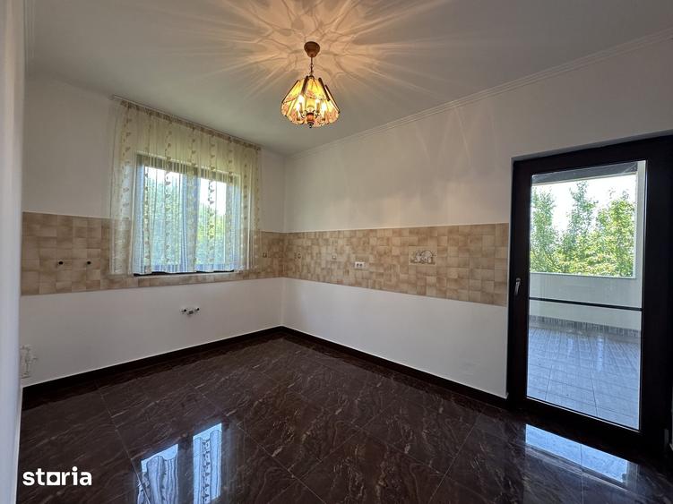 Casă cu 2 camere cu Teren 7310 Mp în Finta