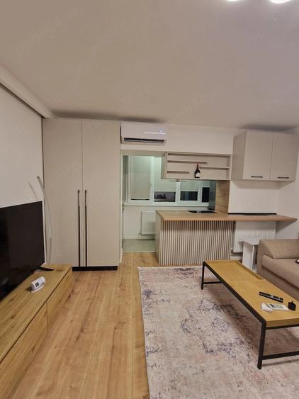 Apartament cu 3 camere decomandat în Faleza Nord
