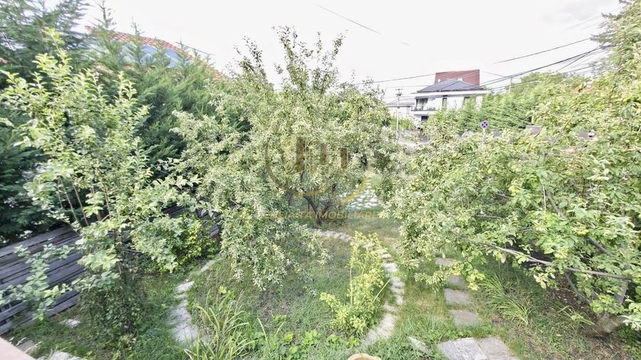 Casă cu 3 camere în Central