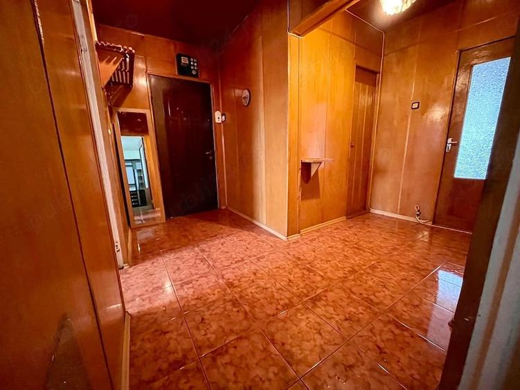 Apartament cu 3 camere decomandat în Simion Bărnuțiu