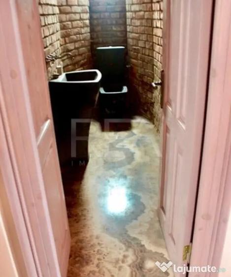 Casă cu 18 camere cu Teren 684 Mp în Centrul Istoric