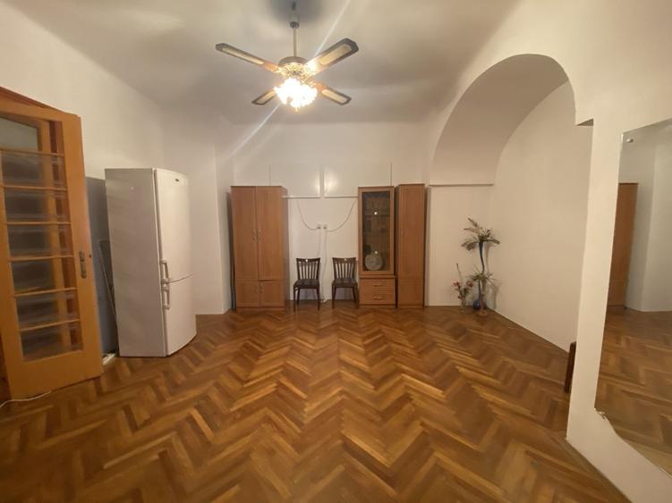 Apartament cu 2 camere semidecomandat, mobilat în Ultracentral