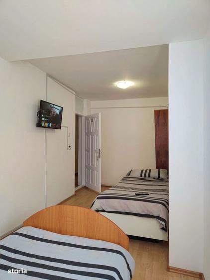 Casă cu 5 camere cu Teren 100 Mp în Central