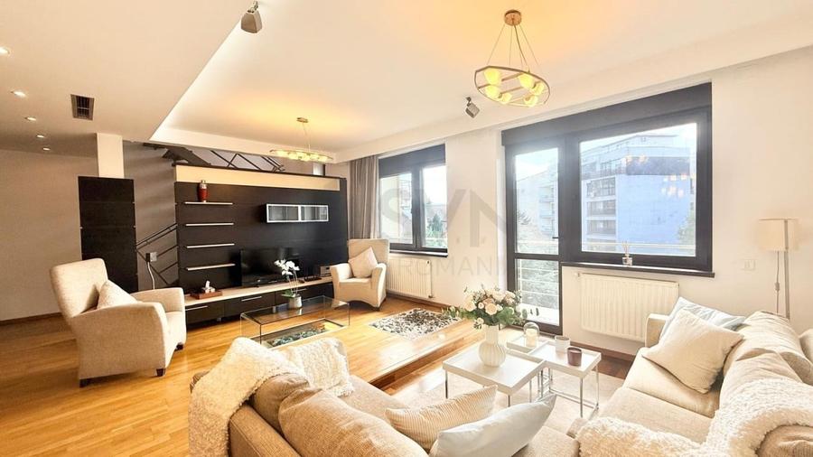 Apartament cu 4 camere decomandat în Herăstrău