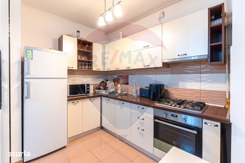 Apartament cu 3 camere decomandat în IAR