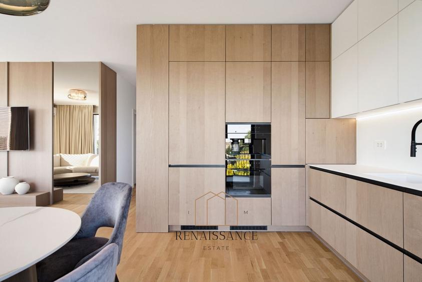 Apartament cu 4 camere decomandat, mobilat în Central