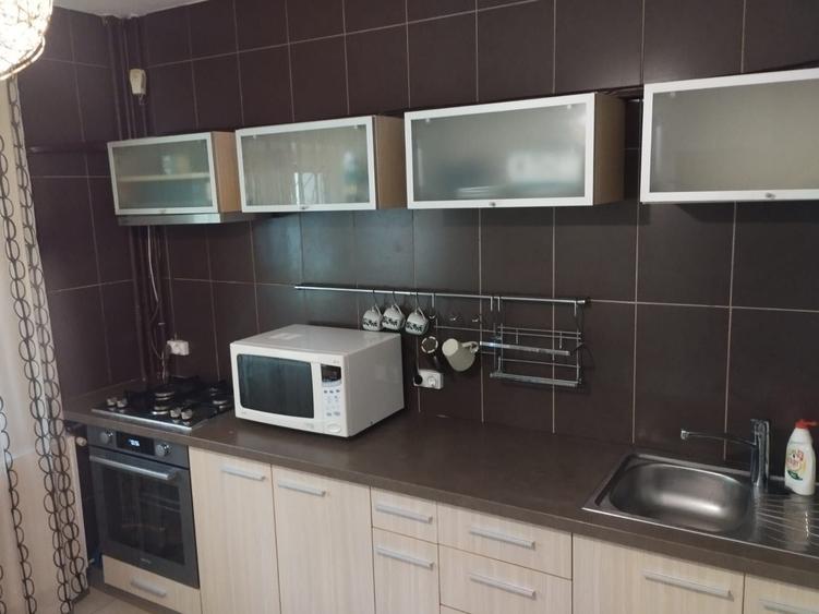 Apartament cu 2 camere decomandat în Eroii Revoluției