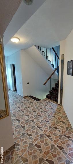 Casă cu 9 camere în Valea Mare