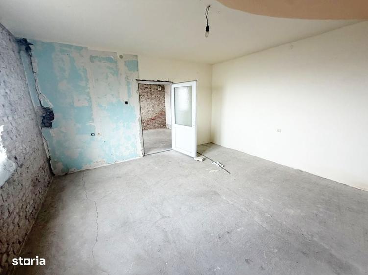 Casă cu 4 camere în Aradul Nou
