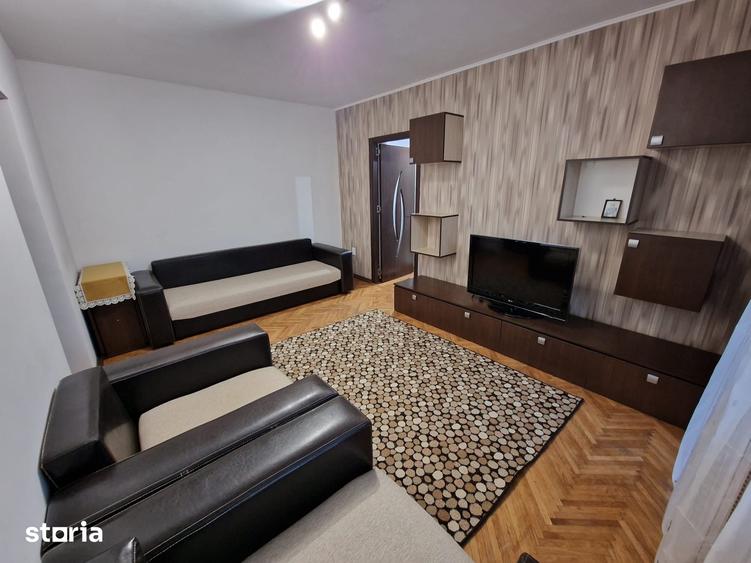 Apartament cu 2 camere semidecomandat în Calea București
